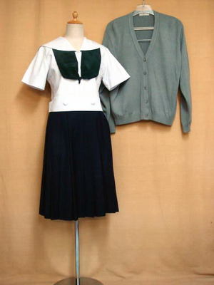 樟蔭高等学校の中古制服