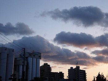 08.02.28_街の夕暮れ.jpg