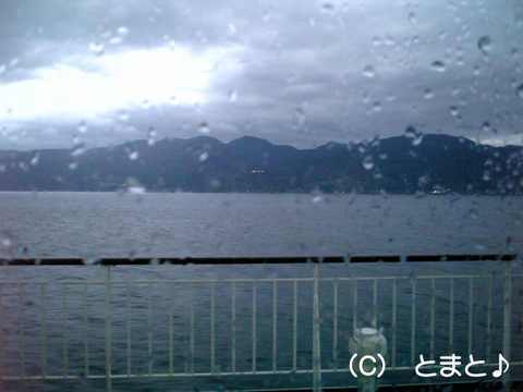 新日本海フェリー 客室の窓から日本海を望む
