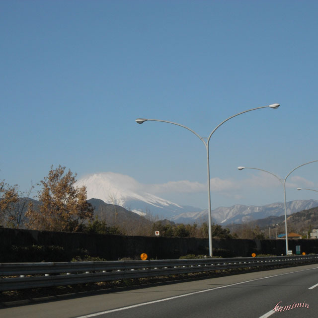 高速からの富士山.jpg