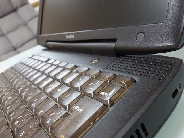 PowerBook Pismo (Apple) 2000年 | 古いハードに囲まれて since2011