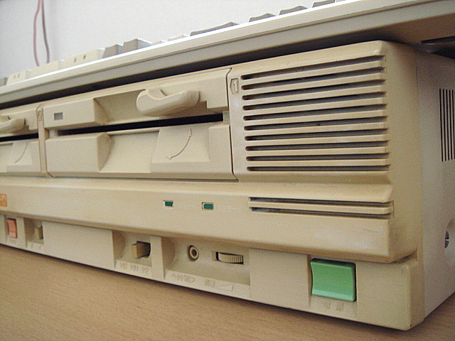 ＮＥＣ ＰＣ８８０１ＦＨとＩ／Ｏポート基盤-