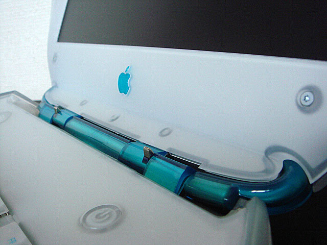 iBook G3 クラムシェル (Apple) 1999年 | 古いハードに囲まれて since2011