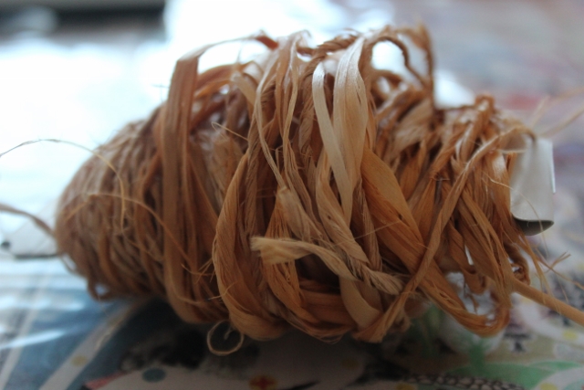 シナノキの繊維で作った糸