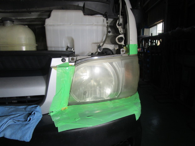 ヘッドライトコーティング塗装　ハイエースバン　CBA-TRH219W (1).JPG