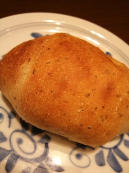 鎌倉パスタ　バジルパン