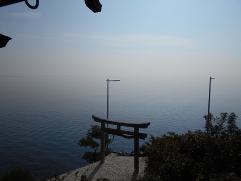 竹生島(竜神拝所)