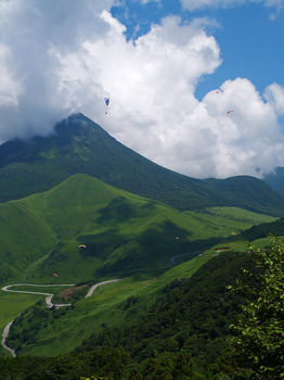 パラグライダー舞う from 倉木山