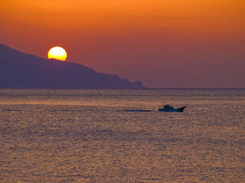 口永良部島と夕陽