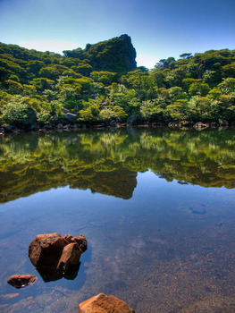 御池のライオン岩