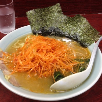 矢口家のネギラーメン