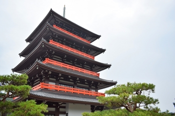 蓮華院誕生寺奥之院　五重塔