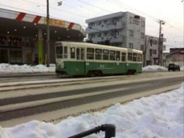 走る路面電車.jpg