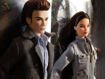 Edward Cullen and Bella Swan Twilight doll
