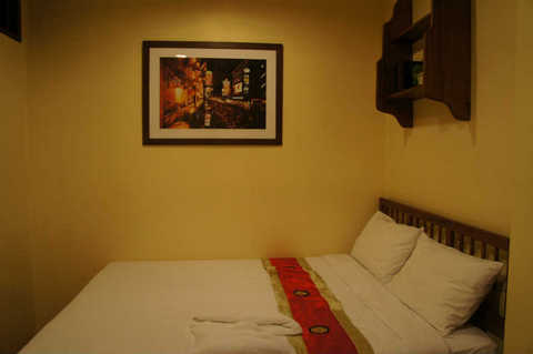 13-Siamese Views Lodge in Bangkok-bed02.jpg