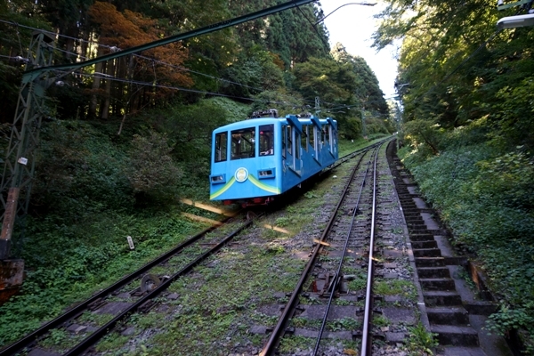 御岳山ケーブルカー1.JPG