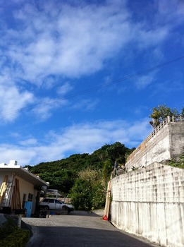 沖縄の空は今日も青かった！