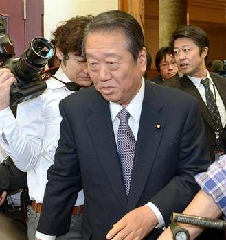 日本未来の党の両院議員総会に臨む小沢一郎氏.jpg