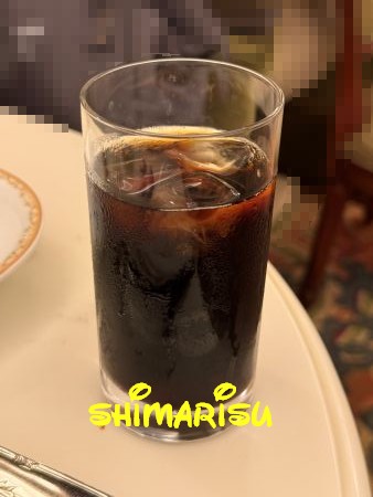 シマリスのディズニー・カフェ