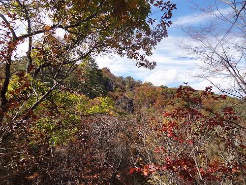 22-11岩櫃登山道.jpg