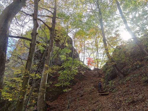 22-17岩櫃登山道.jpg