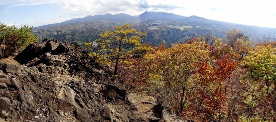 22-35岩櫃山頂直下ﾋﾞﾕｰ121.jpg