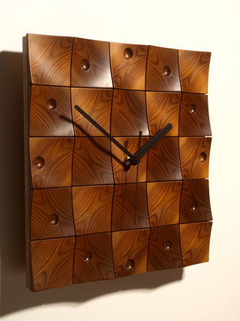 ０２３、木の壁掛け時計「頂」木の壁掛け時計.jpg