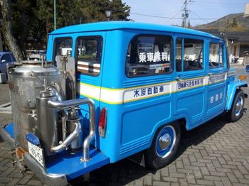 木炭自動車３