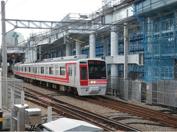 0221星川駅9000系.jpg