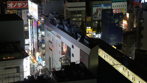 夜の秋葉原駅