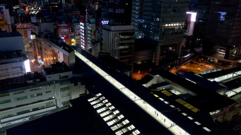 早朝の秋葉原駅