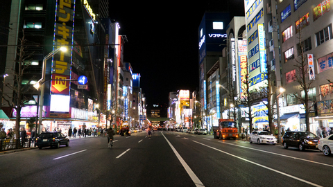 夜の中央通り