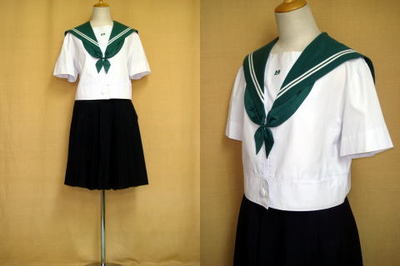 八尾東高等学校の制服