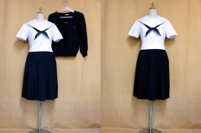筑紫女学園中学校の制服