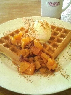 Waffle's beulah_オレンジクランベリーソース＆アイスクリーム＆シナモン