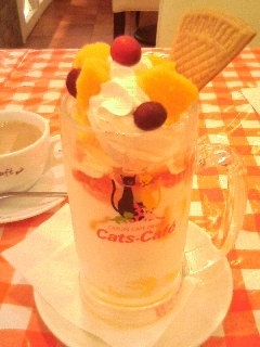 Cats-Cafe_マンゴー＆マンゴーパフェ