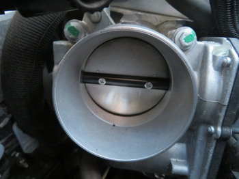 Lotus_Elise_2ZR_throttlebody_cleaning (1).jpg