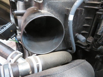 Lotus_Elise_2ZR_throttlebody_cleaning (6).jpg