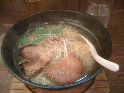 101029_天日塩らーめん いいずみ_しおらーめん1.jpg