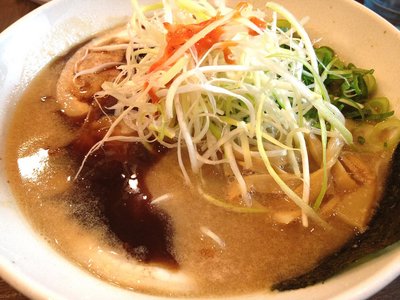 111024_彩色ラーメンきんせい 高槻駅前本店_新あわせあじラーメン800円.jpg