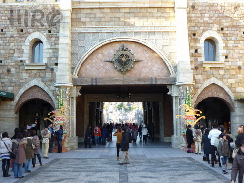 東京ディズニーシーの門松_20101231_04.jpg