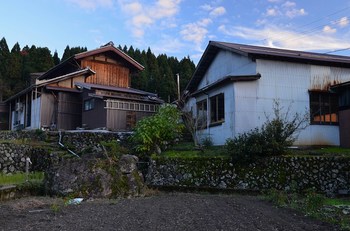 鶏足寺