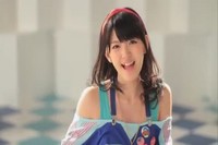 momo_MV_Closeup2_3.jpg