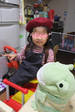 幼稚園帽子をかぶるテラ子