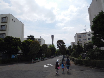 多摩川住宅 ホ号棟とト号棟の間