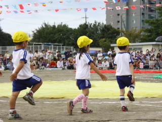 元気に歩くテラ子