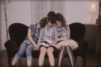 夏ダカラ！MV 3shot sofa_9.jpg