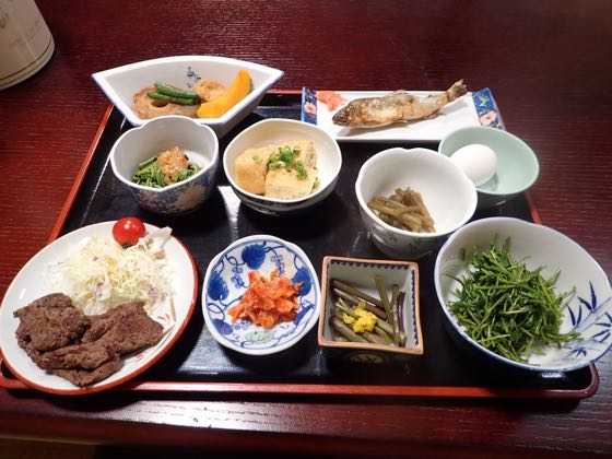 泉屋さんの晩御飯　山菜づくしと魚沼の米