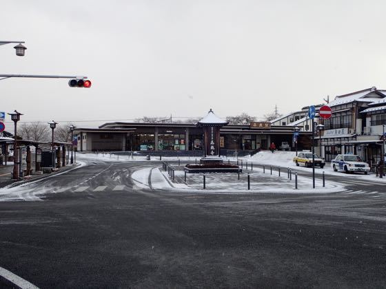 真冬の平泉駅前