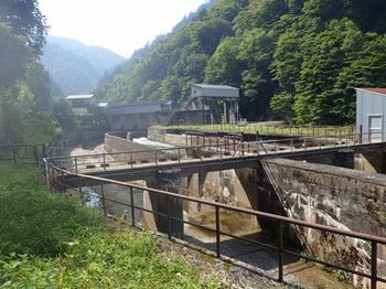 広河原の取水堰堤